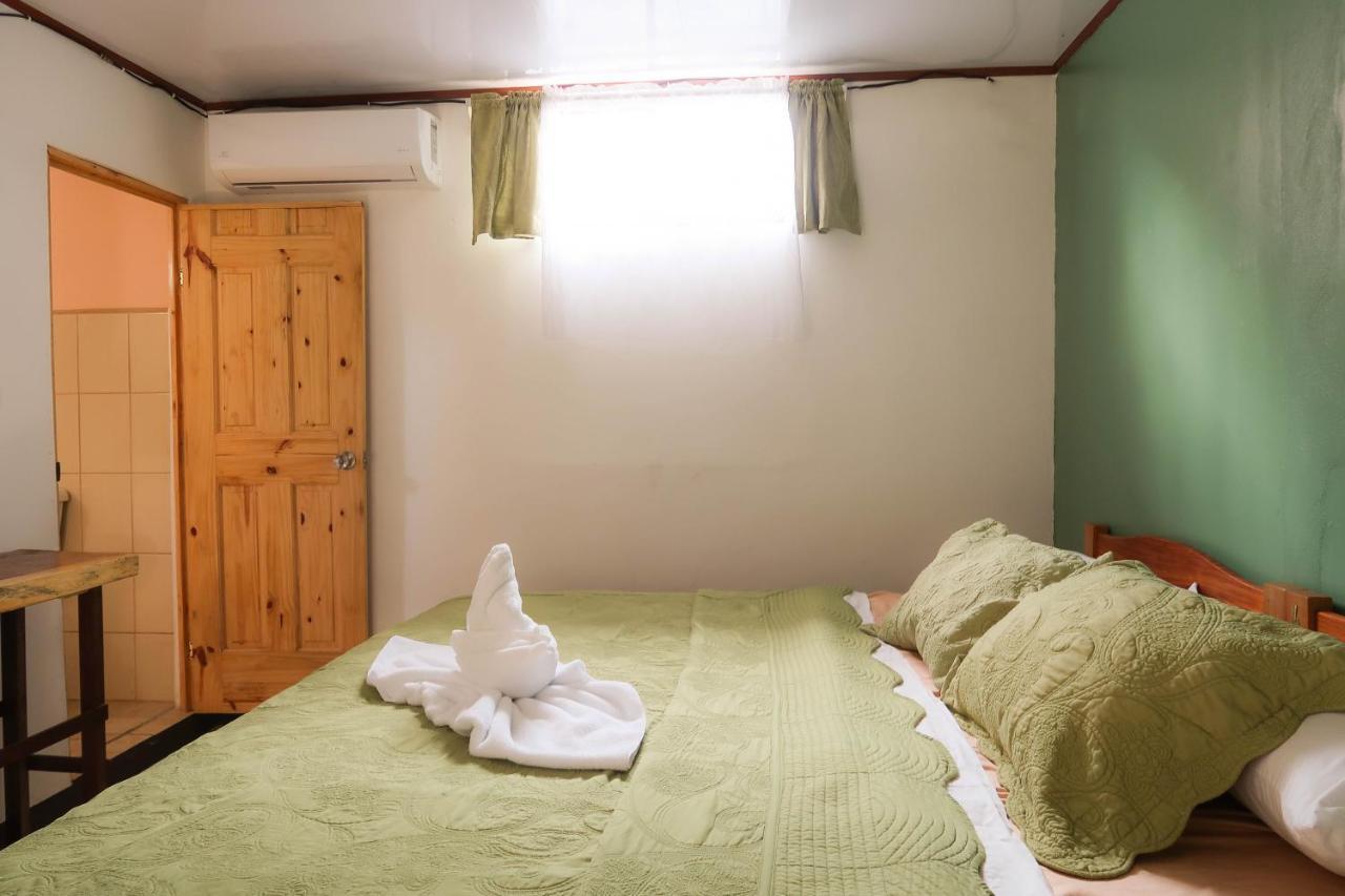 Hotel Hoja De Oro Corcovado Puerto Jiménez Екстериор снимка