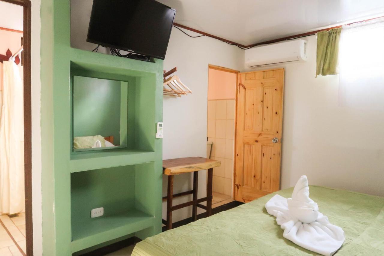 Hotel Hoja De Oro Corcovado Puerto Jiménez Екстериор снимка