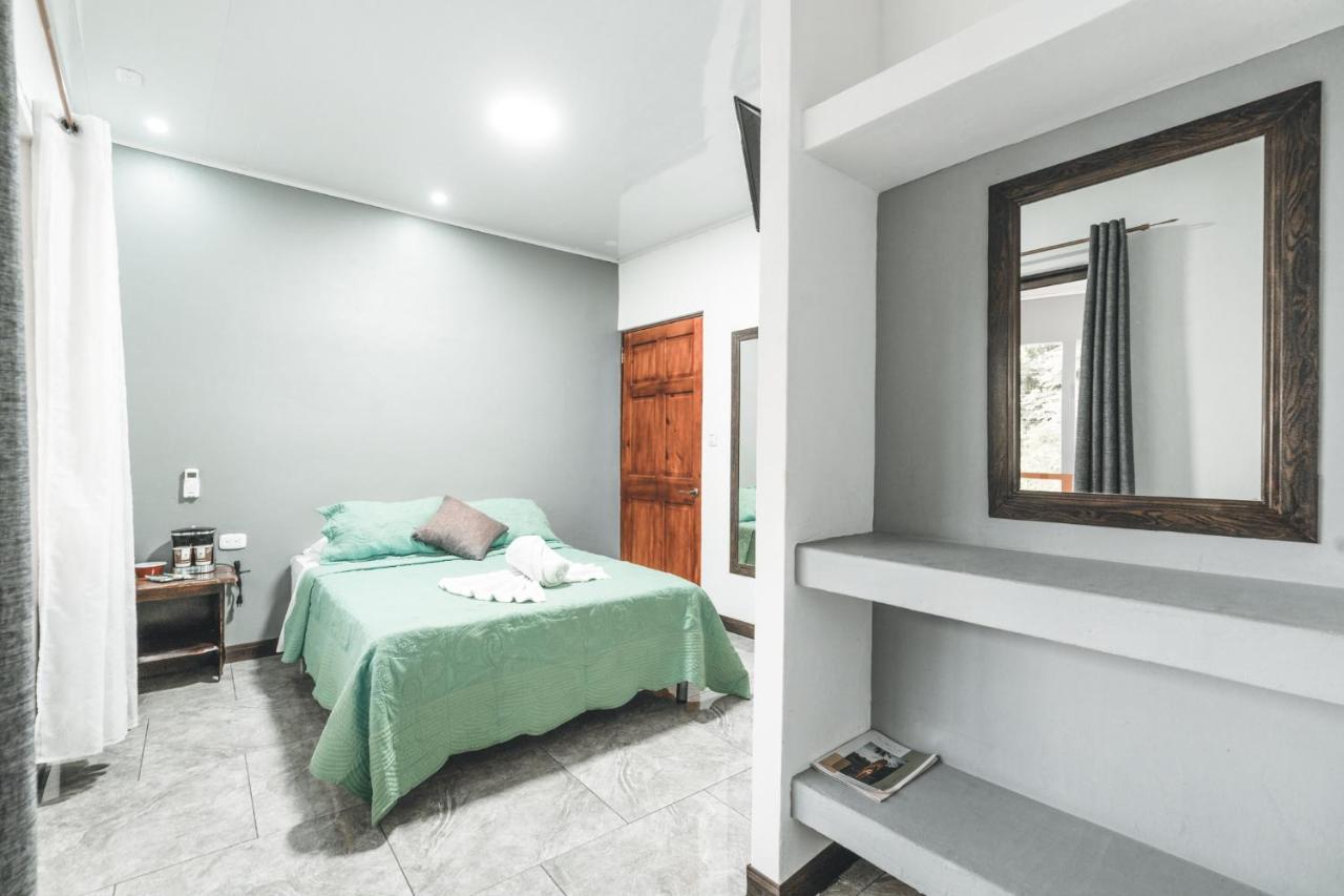 Hotel Hoja De Oro Corcovado Puerto Jiménez Екстериор снимка