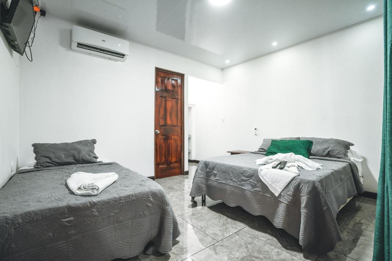 Hotel Hoja De Oro Corcovado Puerto Jiménez Екстериор снимка