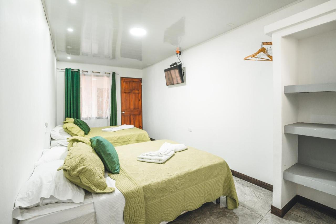 Hotel Hoja De Oro Corcovado Puerto Jiménez Екстериор снимка