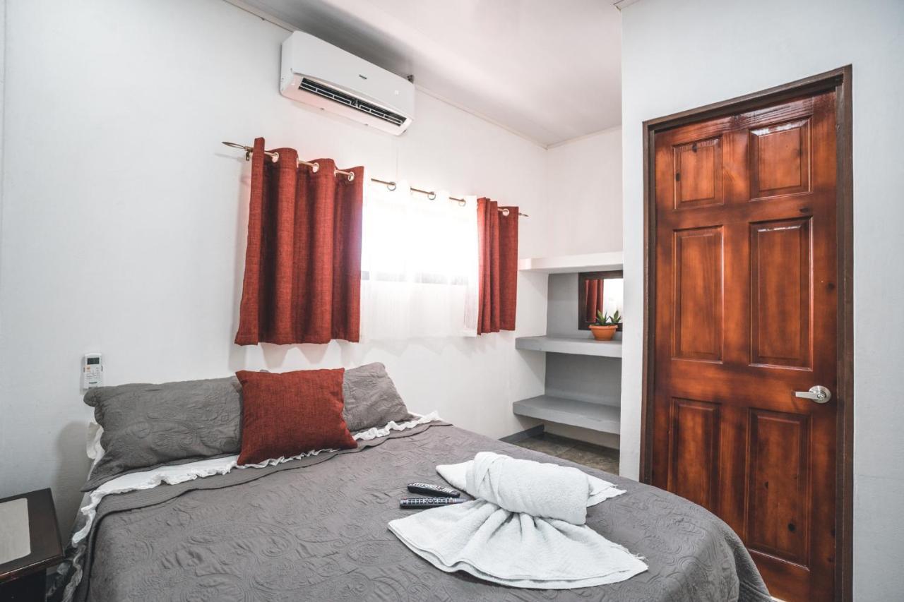 Hotel Hoja De Oro Corcovado Puerto Jiménez Екстериор снимка